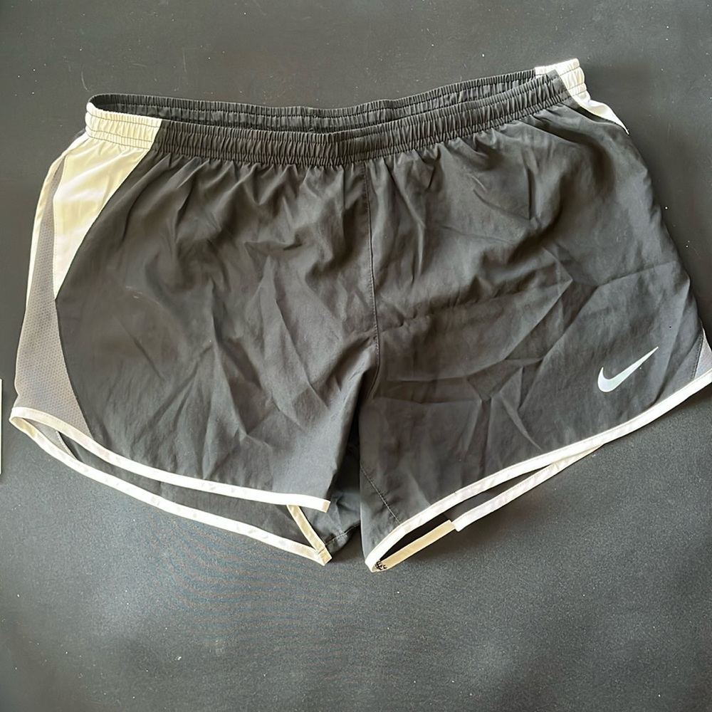 Nike Tempo Women’s Dri-FIT Mid-Rise Brief-Lined Running Shorts
